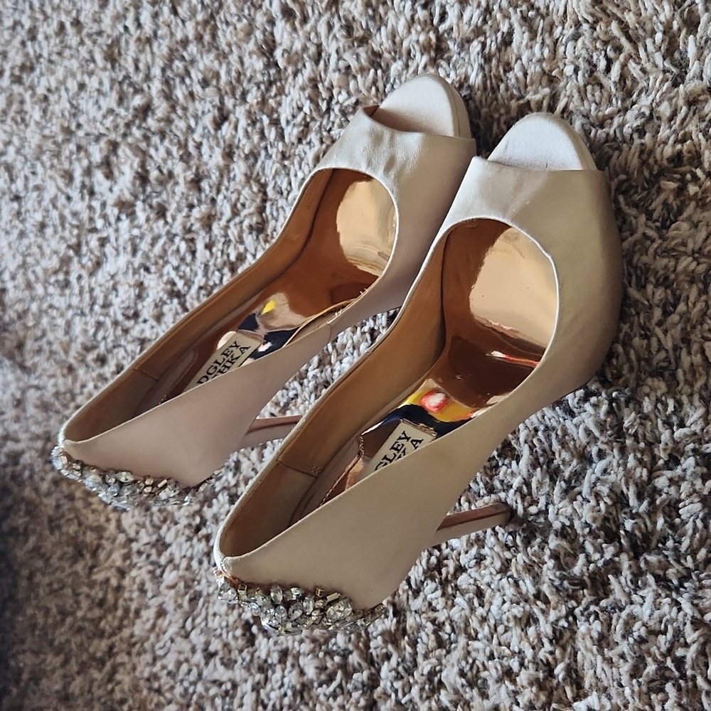 Badgley Mischka Kiara Peep Toe Heels, Latte, Size 7M